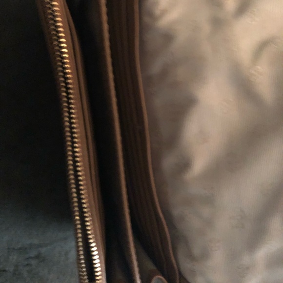 Tory Burch Gold Link Logo Purse - Picture 3 of 3